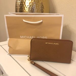 Michael Kors Wristlet Wallet - Brown